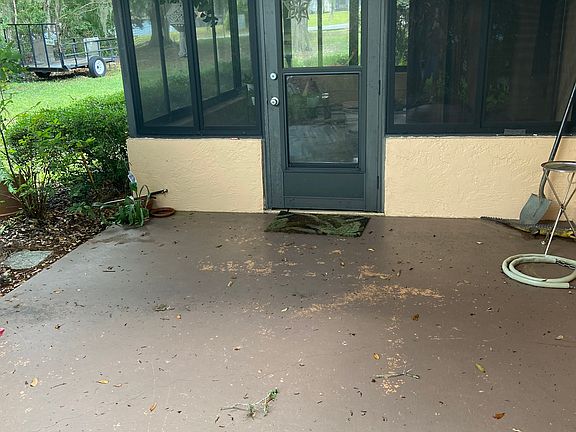 Back yard area leading into Lenai