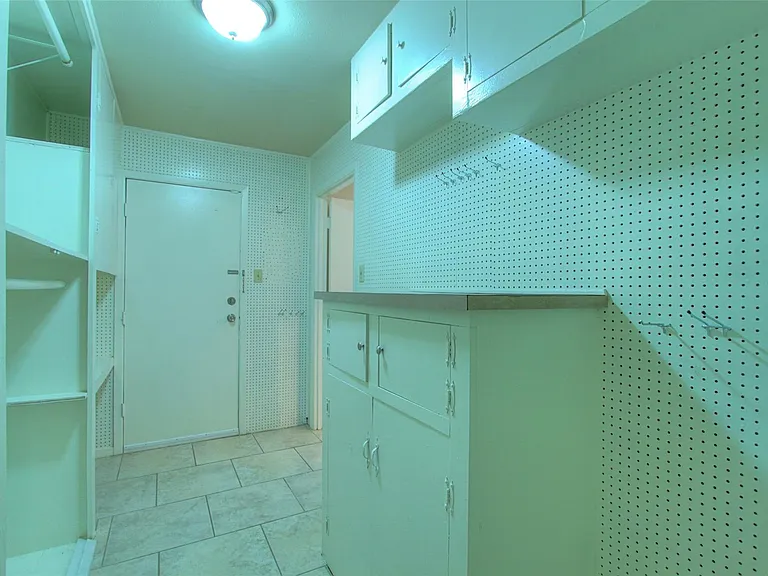 1322 Curtin St — Photo 32