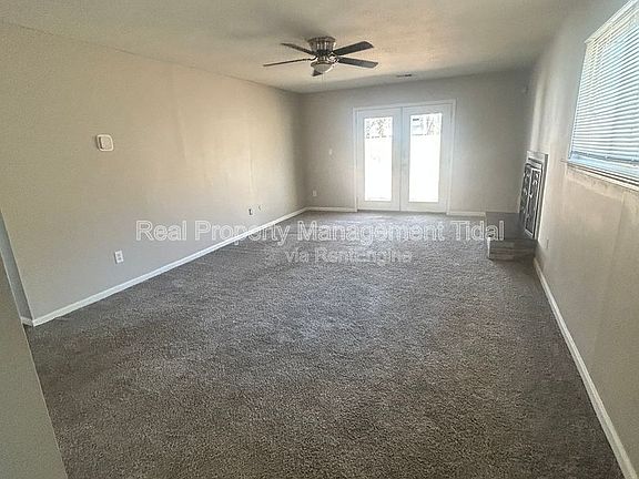 4th image of 1083 Tall Oak Dr