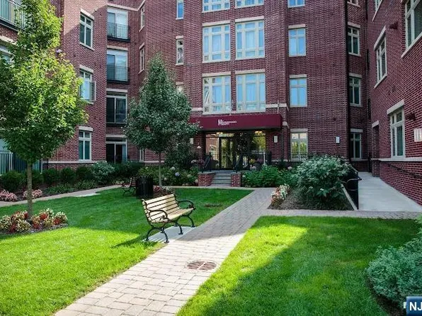 4425 Riverview Ave #425, Englewood, NJ 07631