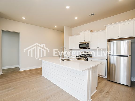 5th image of 129 Bloomsbury St