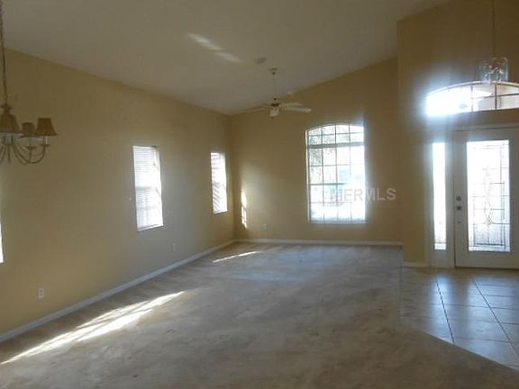 4th image of 221 High Vista Dr
