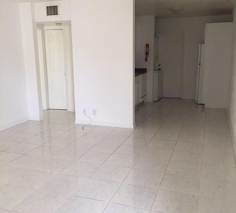 5th image of 5207 N Flagler Dr APT 2