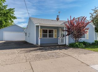 935 E Riverside Blvd, Loves Park, IL 61111