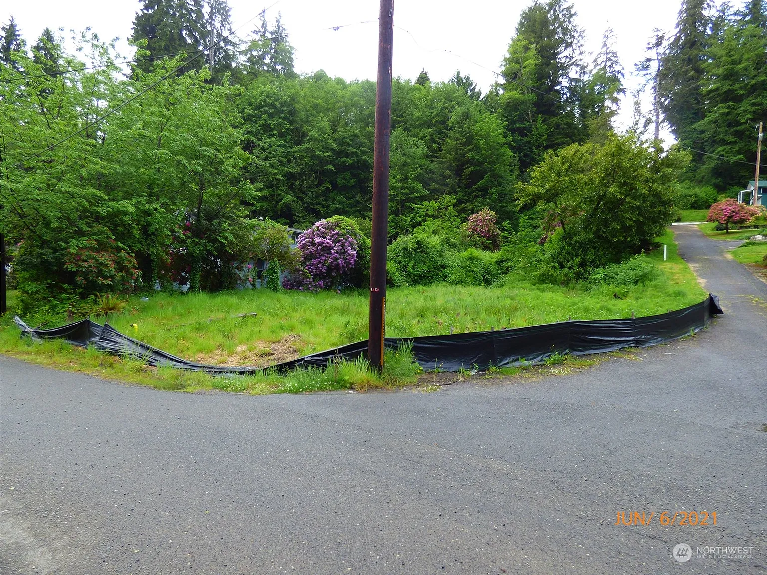 929 Duffy Street photo 1