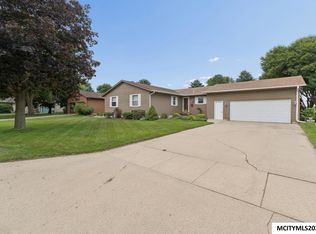 25 Charlestown Sq, Mason City, IA 50401