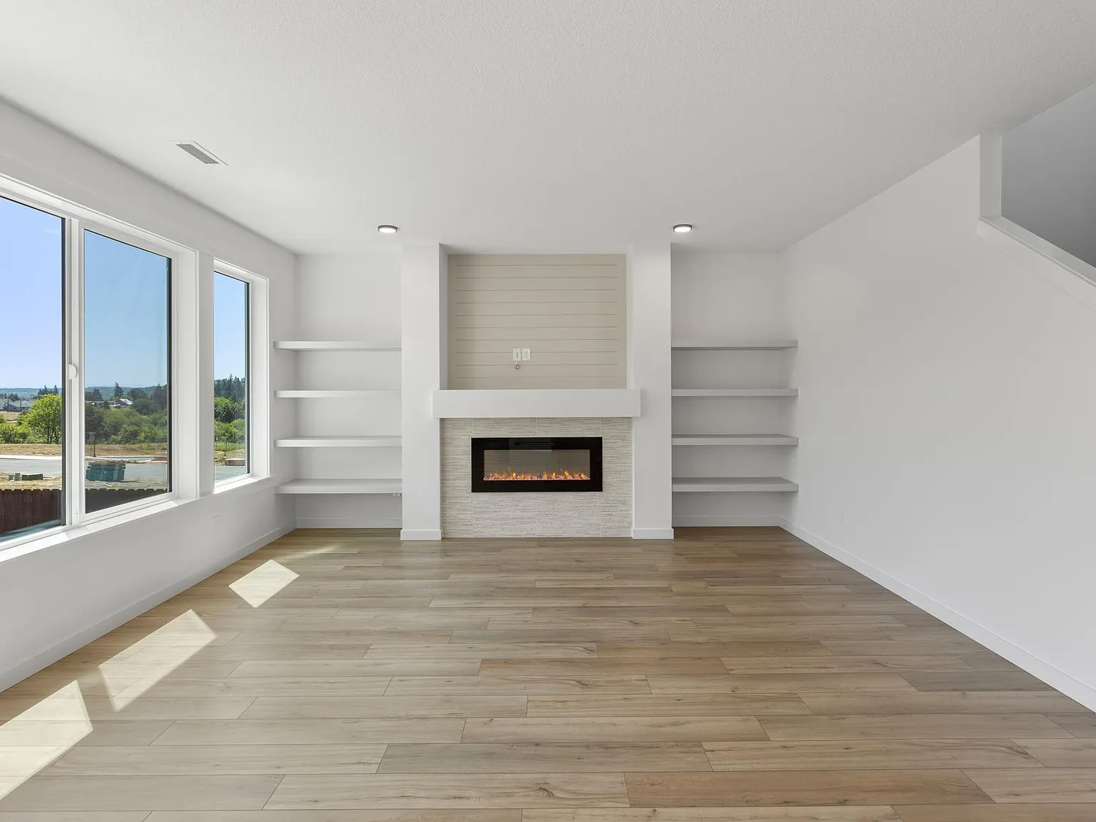 3 bed, 2.5 bath, 2143 sqft, $3,400 — Photo 4