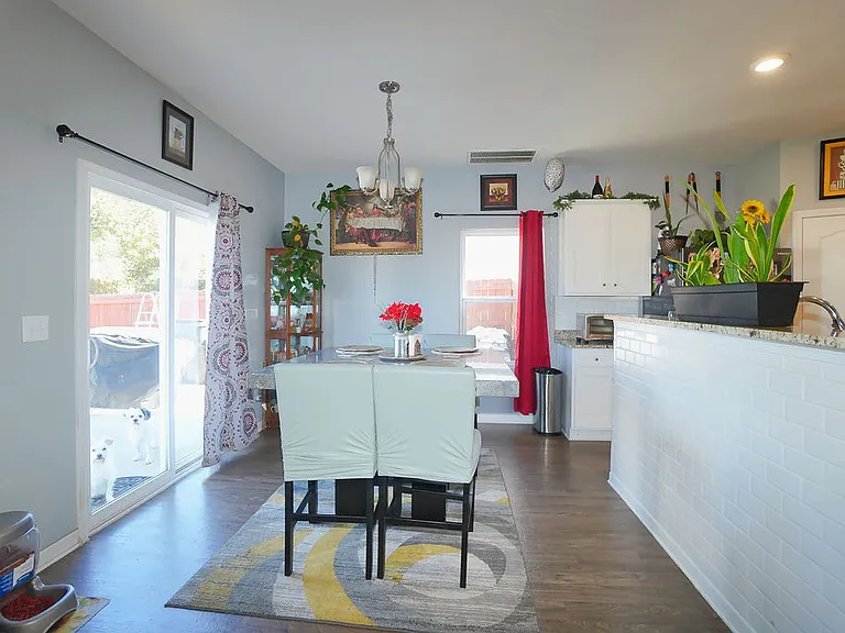 9728 Crooms Ct — Photo 9