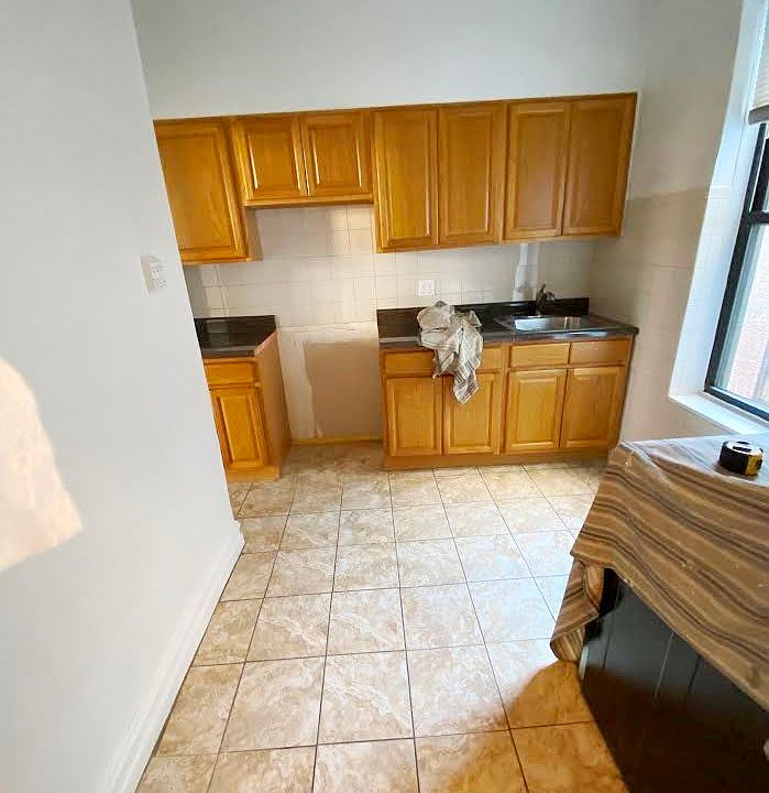 2nd image of 4216 80th St APT 4M