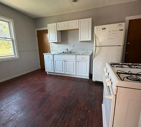 4th image of 80 Warsaw St APT 3