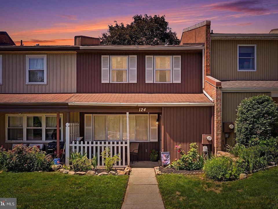 1st image of 124 Argyll Ct #56
