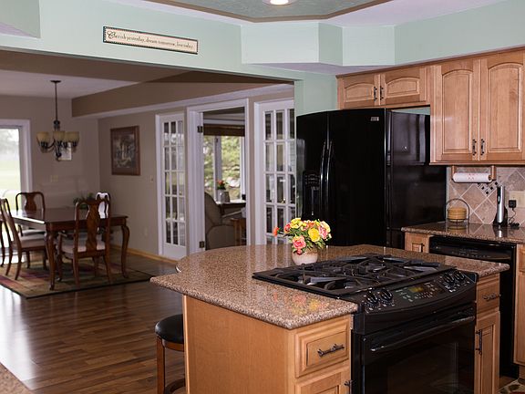 3rd image of 1746 McKusick Road Ct N