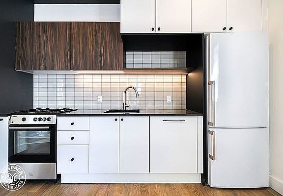 4th image of 1530 Putnam Ave #5B
