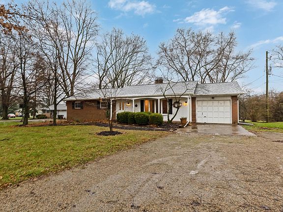 2nd image of 3670 E Powell Rd