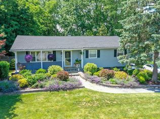 30 Strawberry Hill Ln, Wappingers Falls, NY 12590