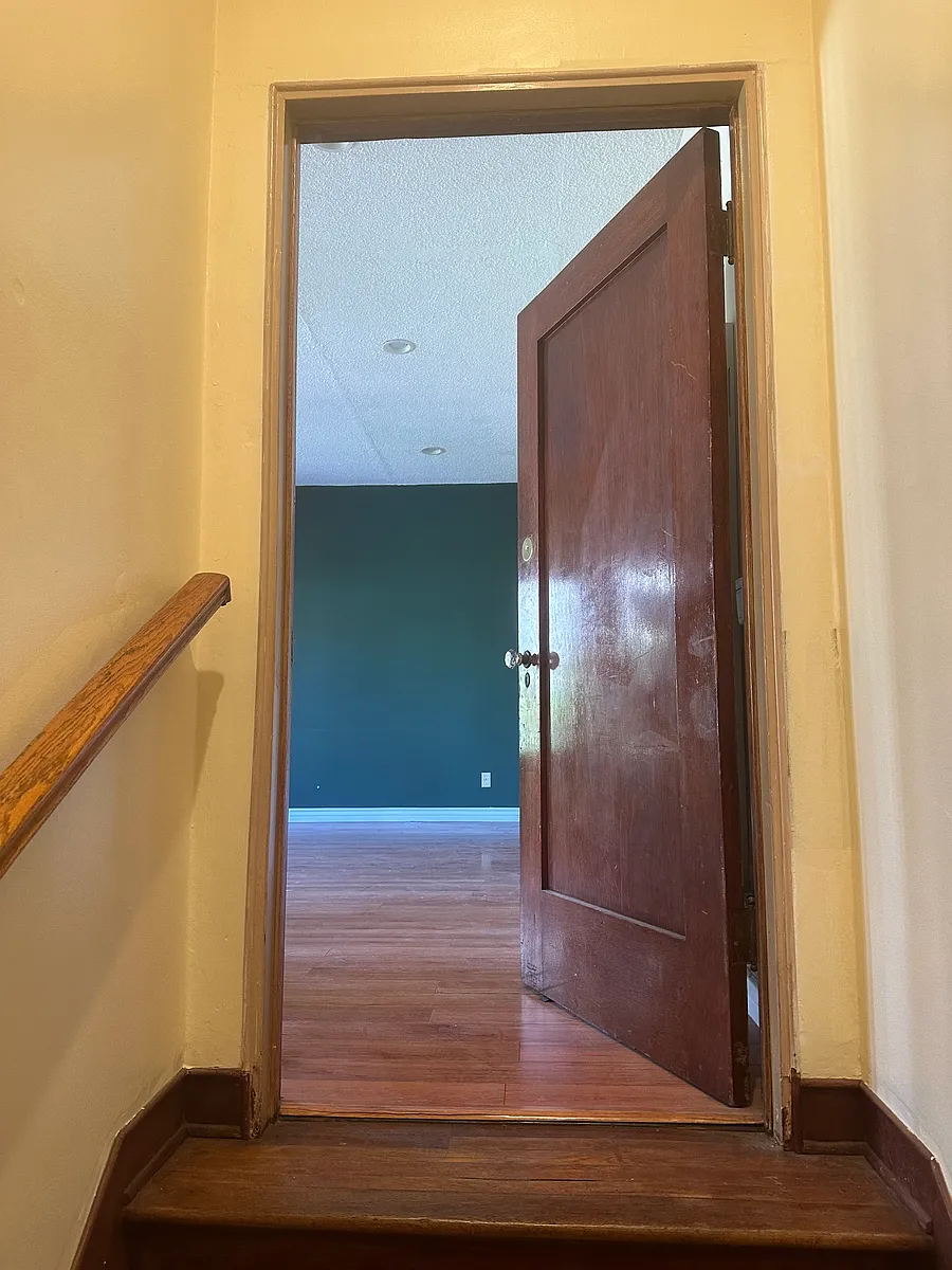 Building Photo - 206 S Columbia Ave #206