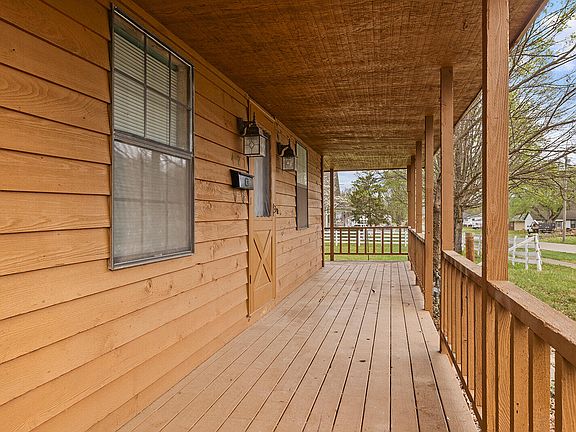 3rd image of 427 N College Avenue
