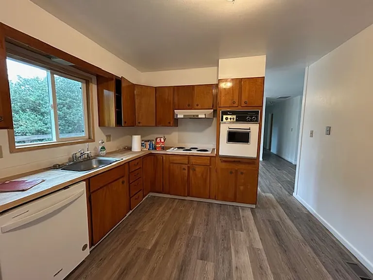 1502 Chapman Ln — Photo 6