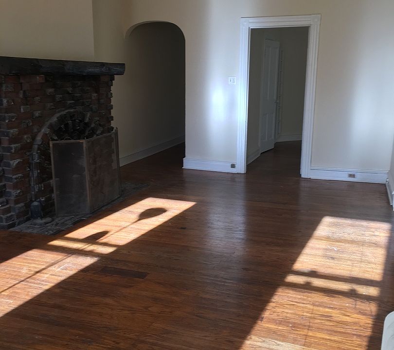 1st image of 226 W Winona St APT 2R