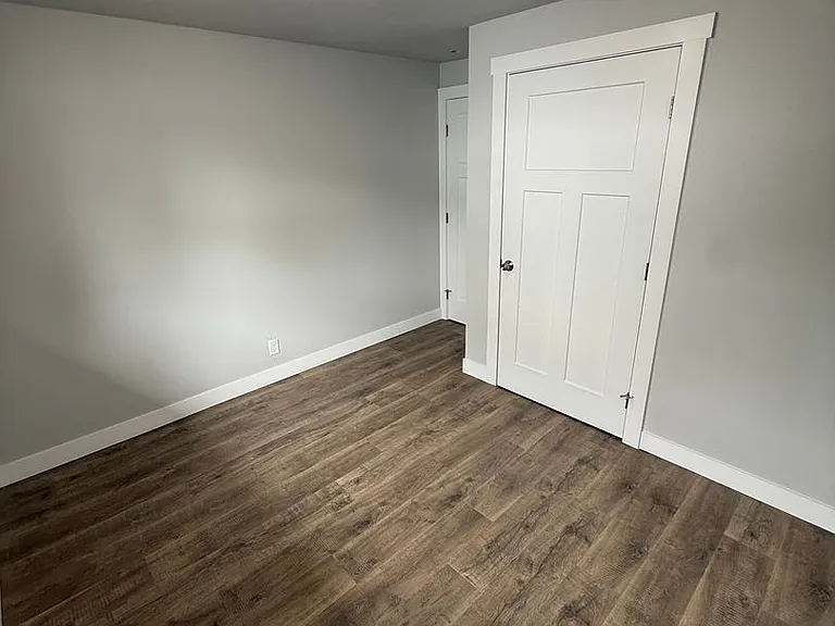 301 S Columbus Ave — Photo 11