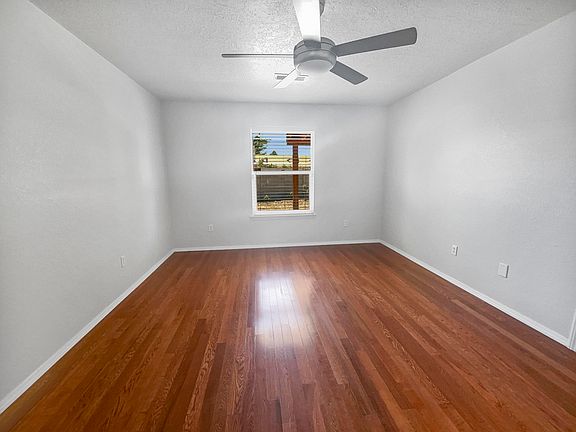 5th image of 5220 Fox Briar Ct NW