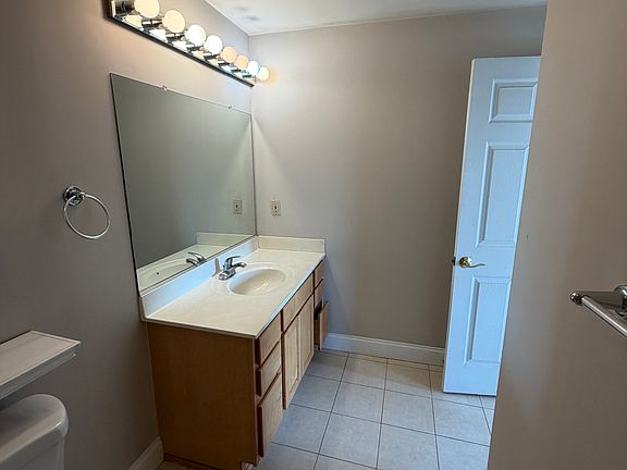3rd image of 510 S Ann St APT 402