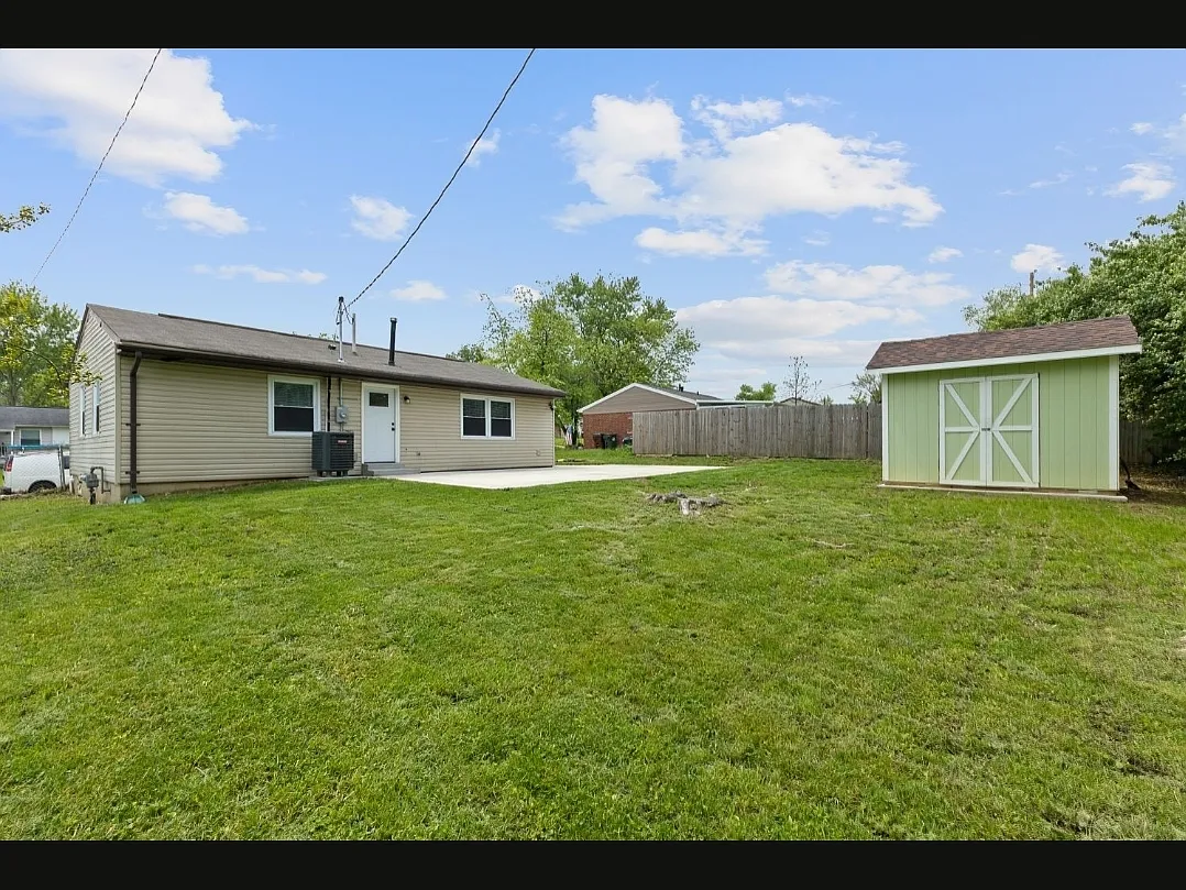 3 bed, 950 sqft, $1,949 — Photo 4