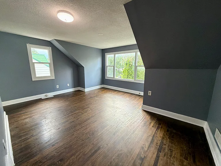 45 Campbell Ave — Photo 12