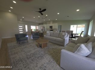 116 E HELENA Drive, Phoenix, AZ 85022
