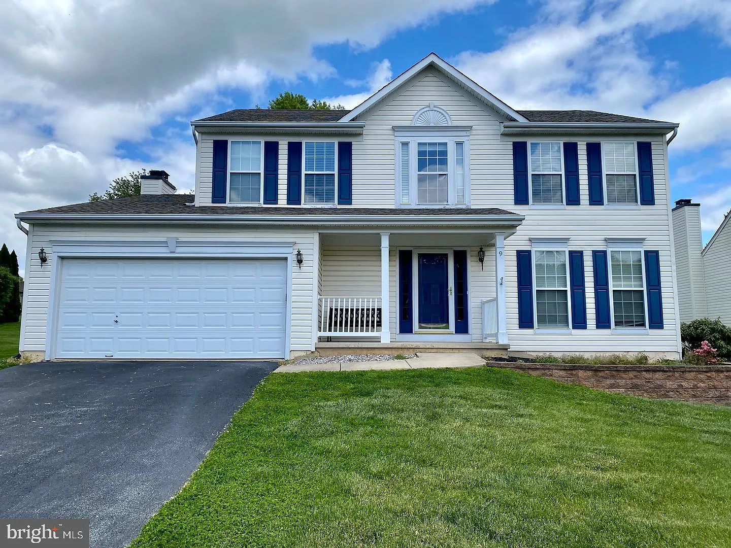 4 bed, 2.5 bath, 2100 sqft, $3,500 — Photo 1
