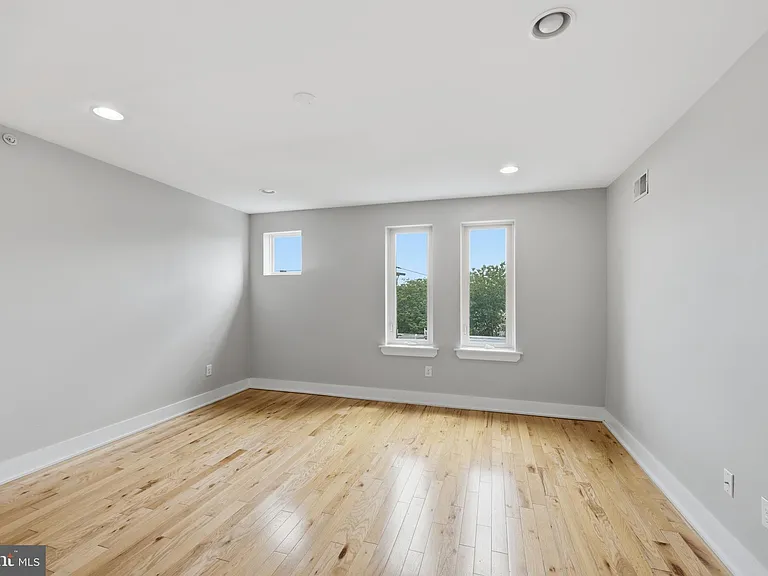 2313 Ellsworth St — Photo 19