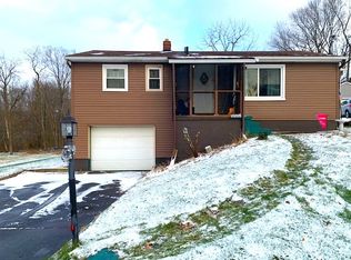 122 N Vine St, New Castle, PA 16101