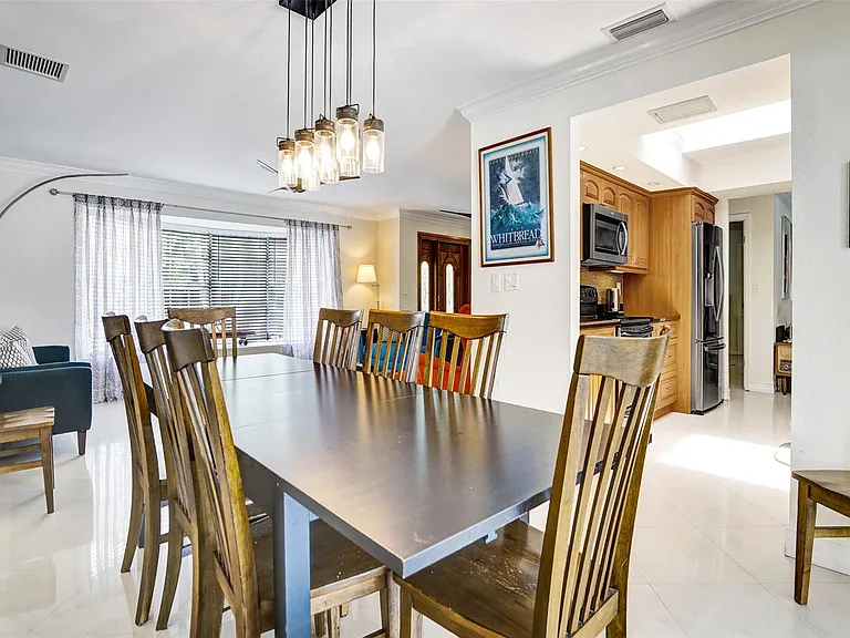 2051 Coral Reef Dr — Photo 9