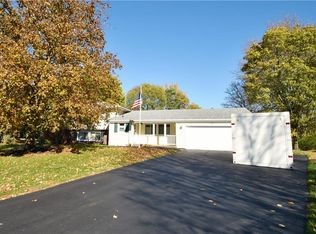 21 Thrasher Cir, Pittsford, NY 14534