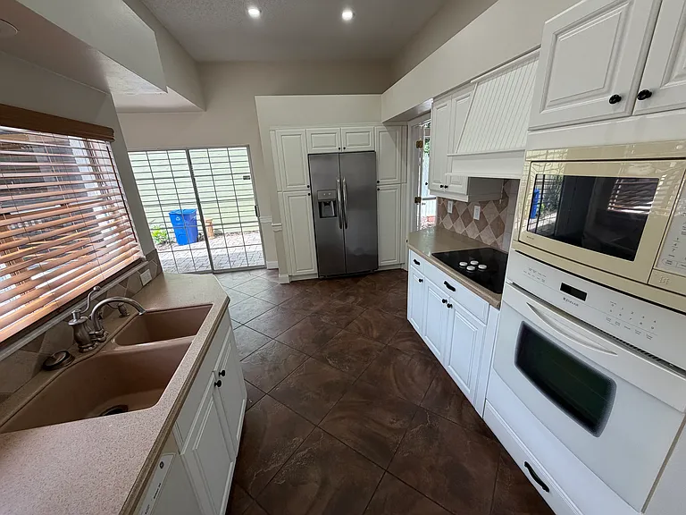 276 E Long Creek Cv — Photo 6