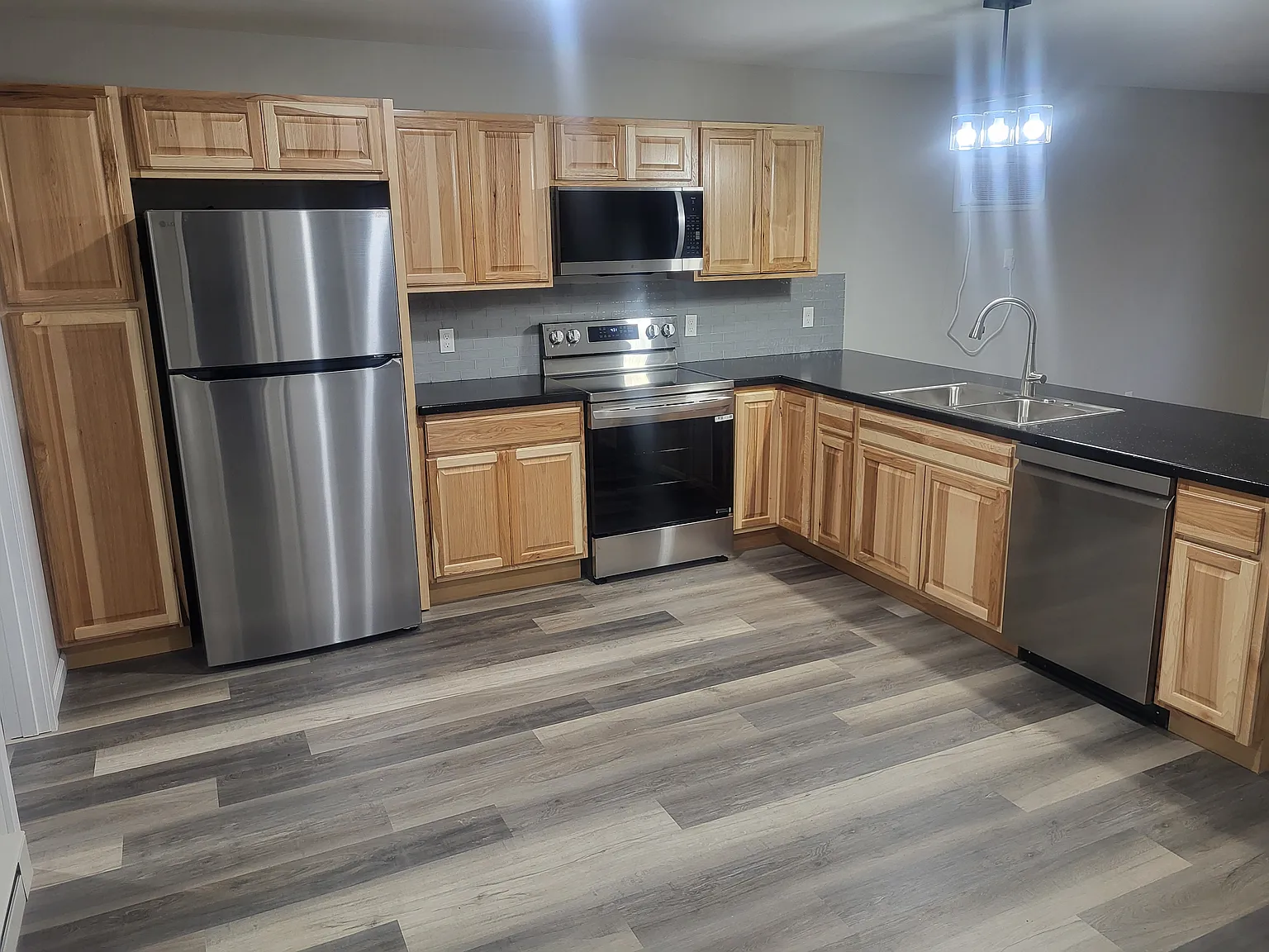 2 bed, 900 sqft, $1,195 — Photo 1