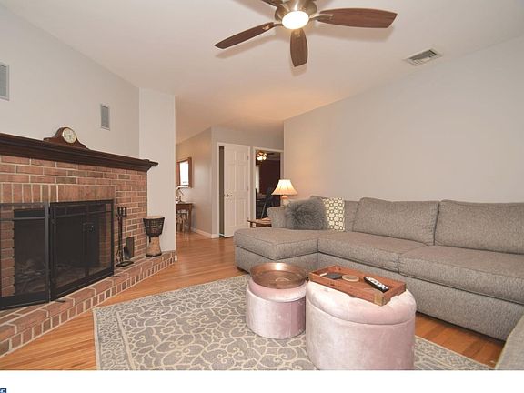 4th image of 57 Kenalcon Dr