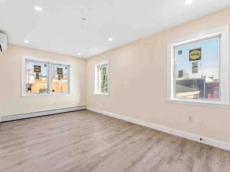 Eleven College Point Blvd — Photo 3