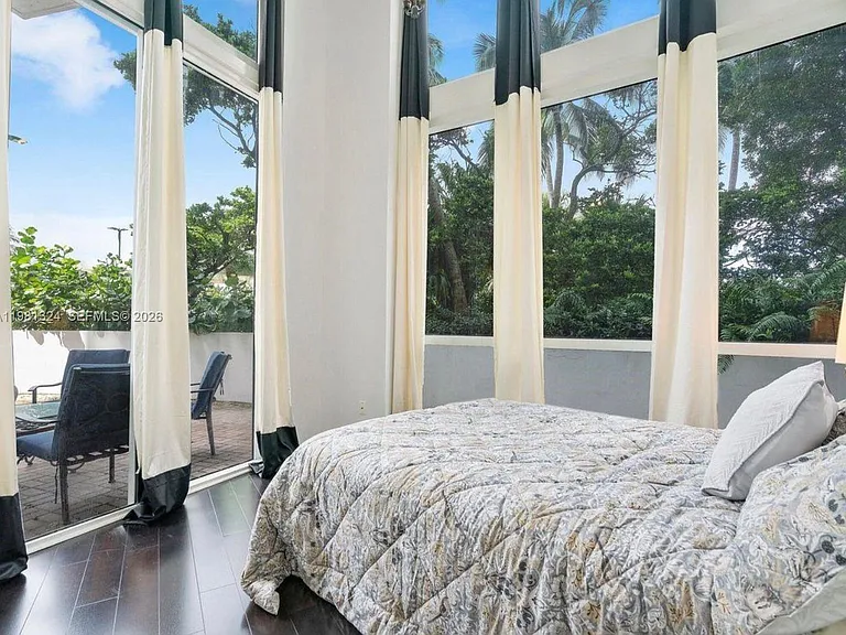 18101 Collins Ave #401 — Photo 23