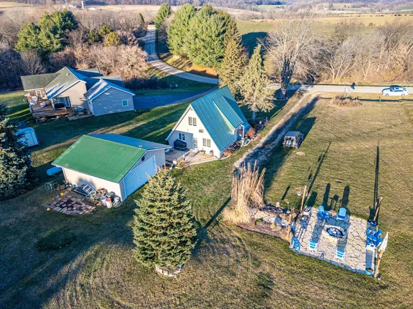 13A157 W Apple Canyon Rd, Apple River, IL 61001