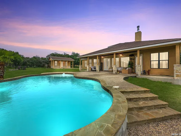 951 Private Road 3702, San Antonio, TX 78253