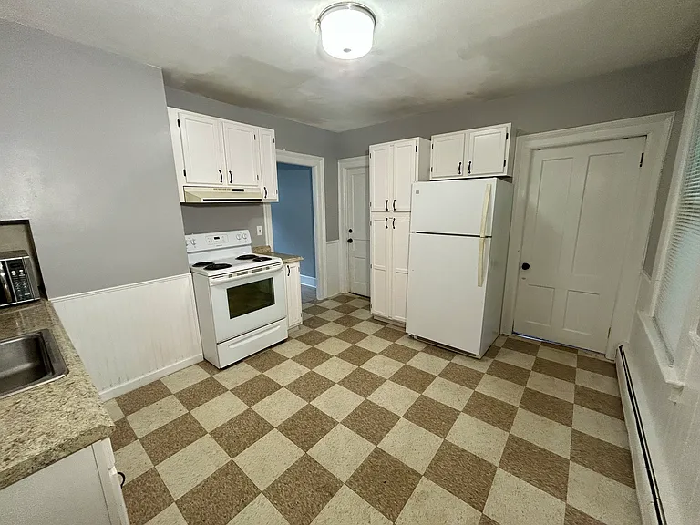 63 Torrington Ave — Photo 9
