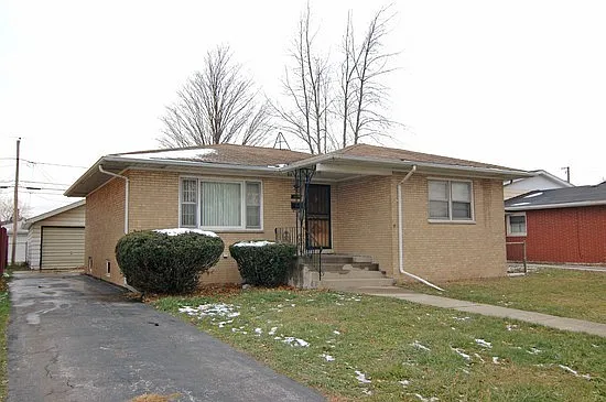 398 Chappel Ave photo 1