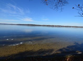 7850 S Lakeview Rd, Traverse City, MI 49684