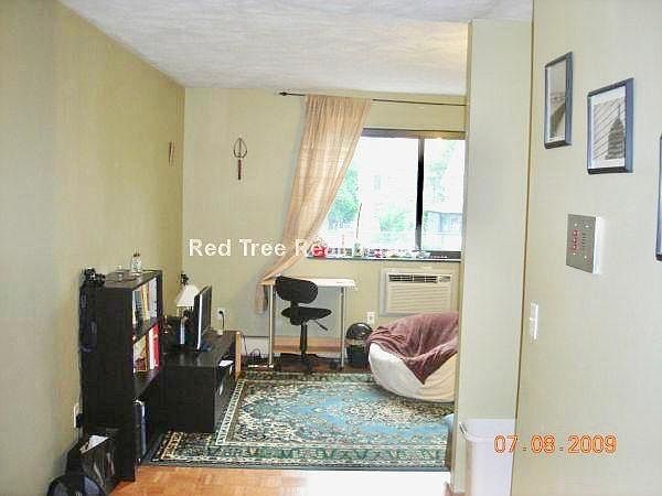 2nd image of 35 Glencoe St #3A