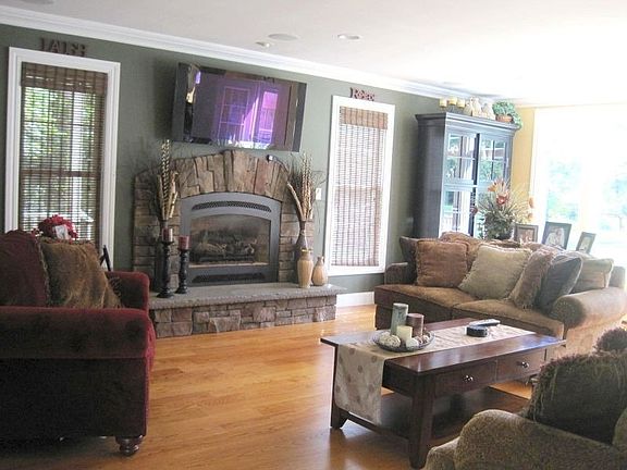 FORMAL LIVING ROOM