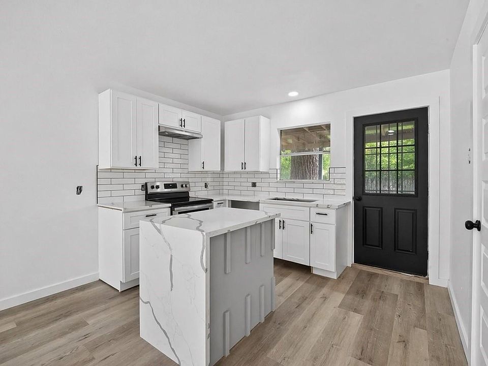 1st image of 4933 Doolittle Blvd