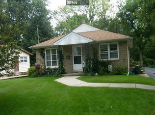 708 Spruce St, Dixon, IL 61021