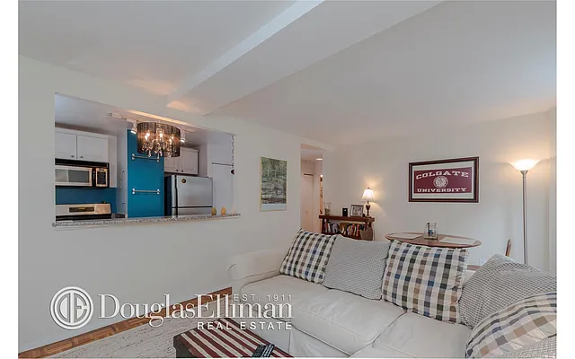 Rented by Douglas Elliman | media 17