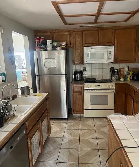 3404 Jamestown Dr — Photo 5